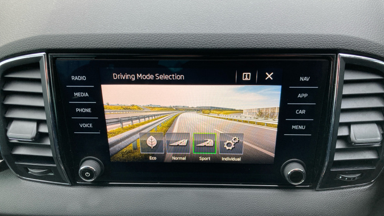 Skoda Karoq 1.5 TSI SE L 5dr Petrol Estate